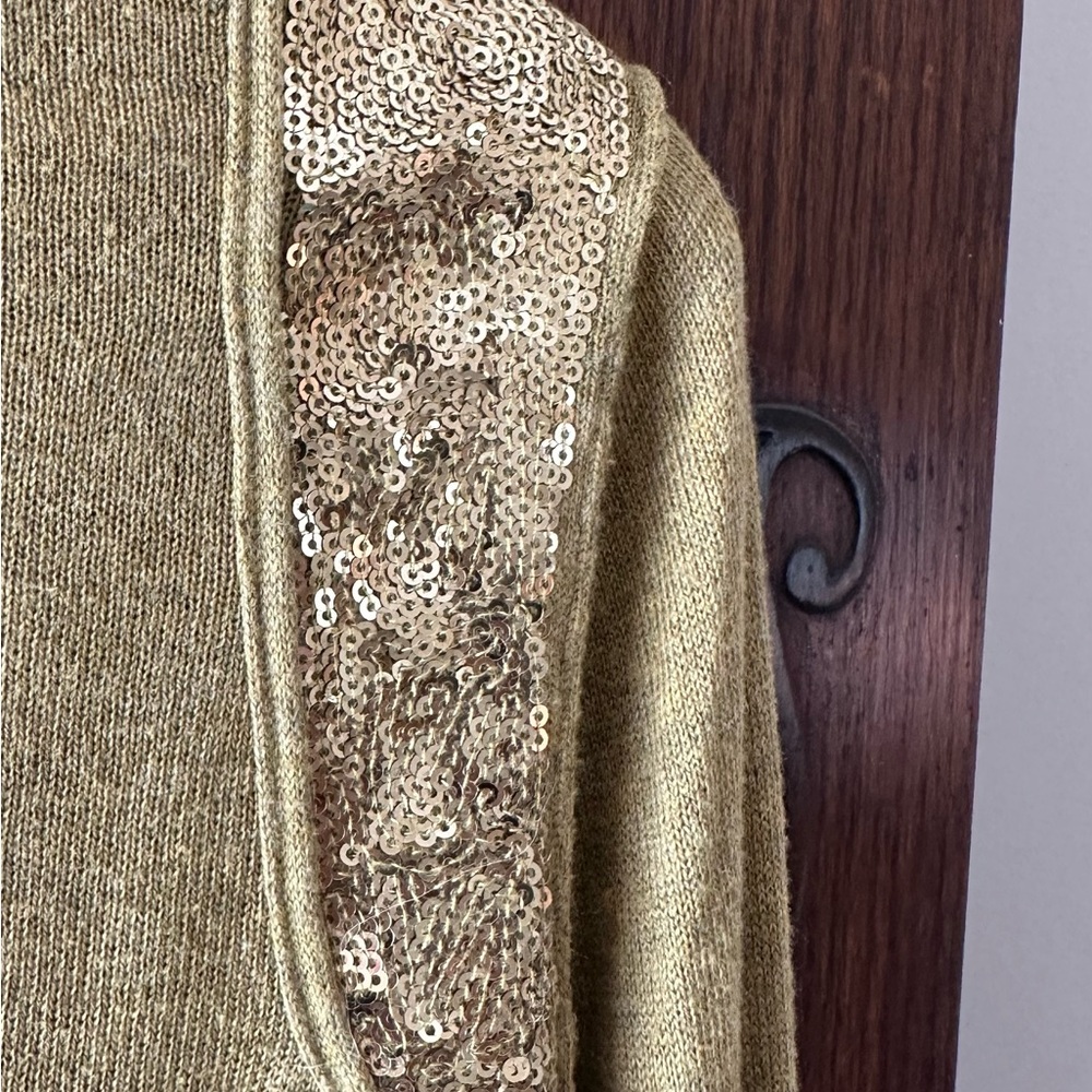 Banana Republic Olive Green Knit Sweater with Sparkly Shoulder Accents Size L - Picture 4 of 9